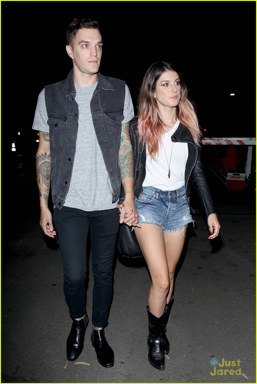 Ashley Tisdale & Shenae Grimes: Kings of Leon Concert Double Date