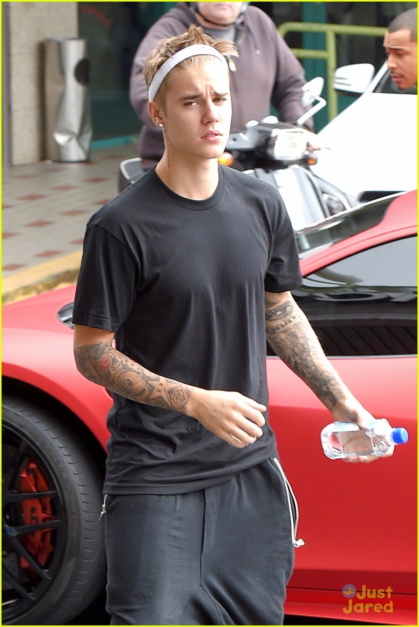 Justin Bieber Wears a Headband to the Mall | Photo 730415 - Photo ...