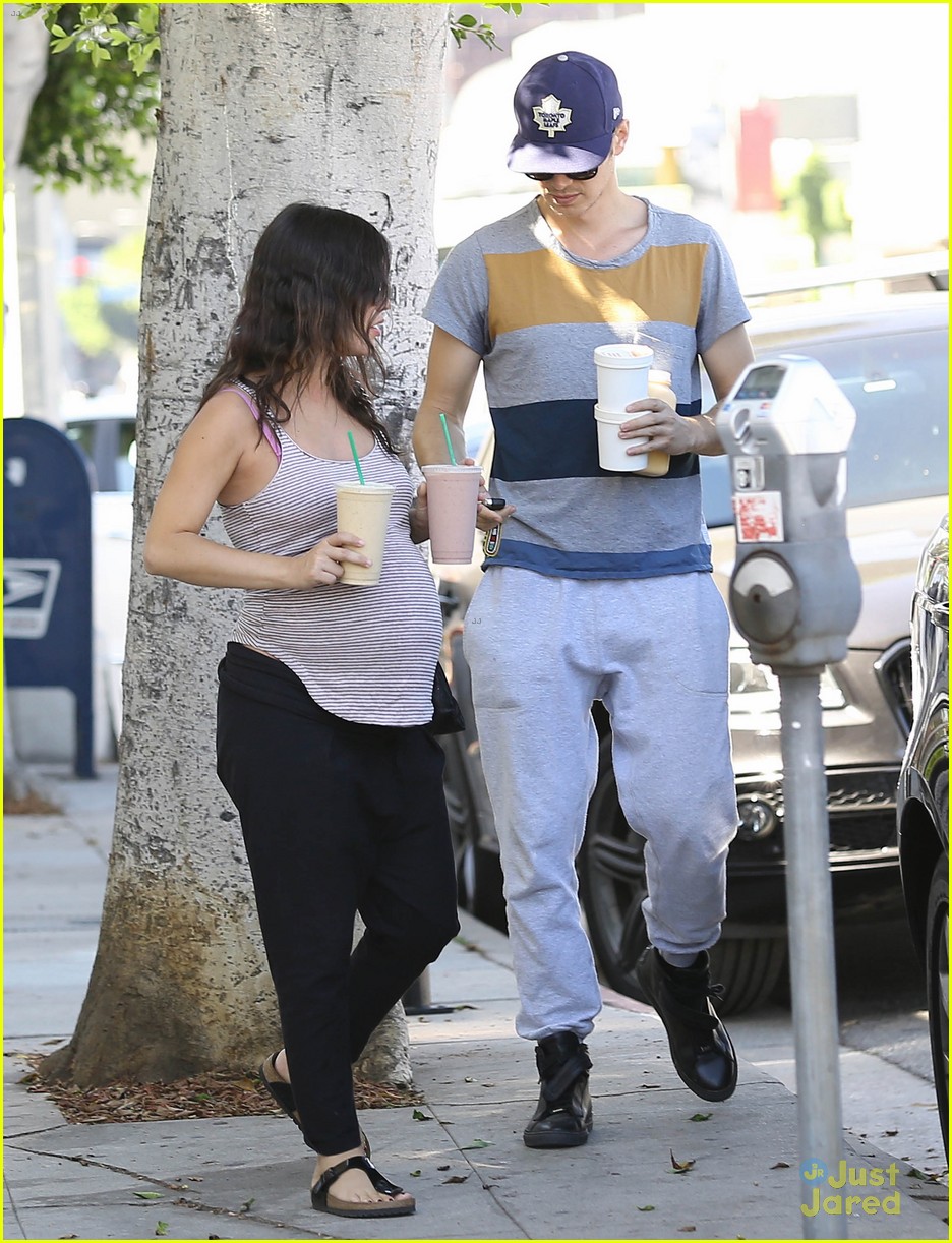 Rachel Bilson's Baby Bump Is Getting Bigger & Bigger | Photo 726732 ...