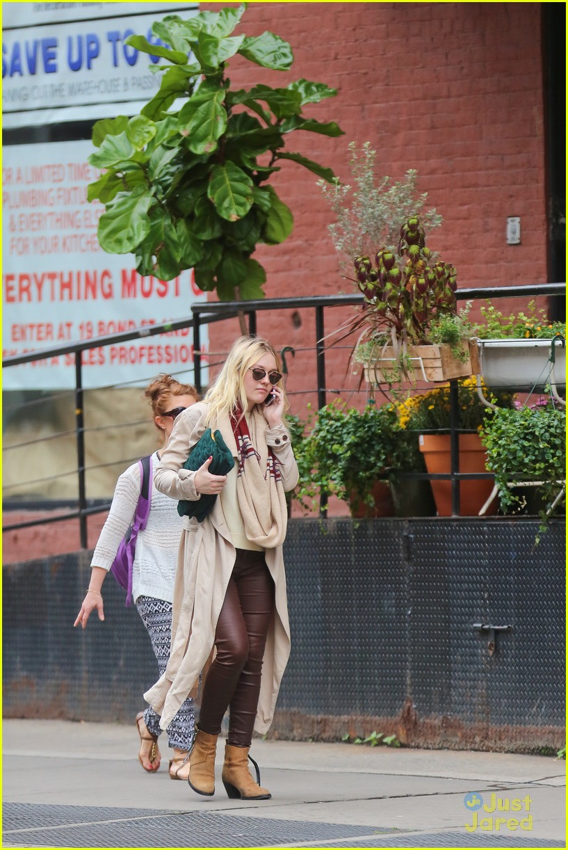 Dakota Fanning on Having an Older Boyfriend: You Go with What Feels