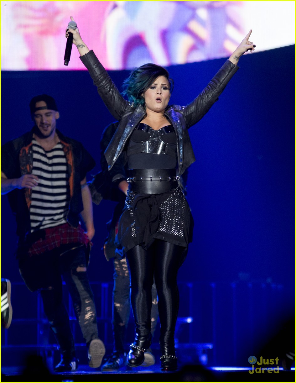 Demi Lovato Lights Up New Jersey On World Tour - See Her Set List Here ...