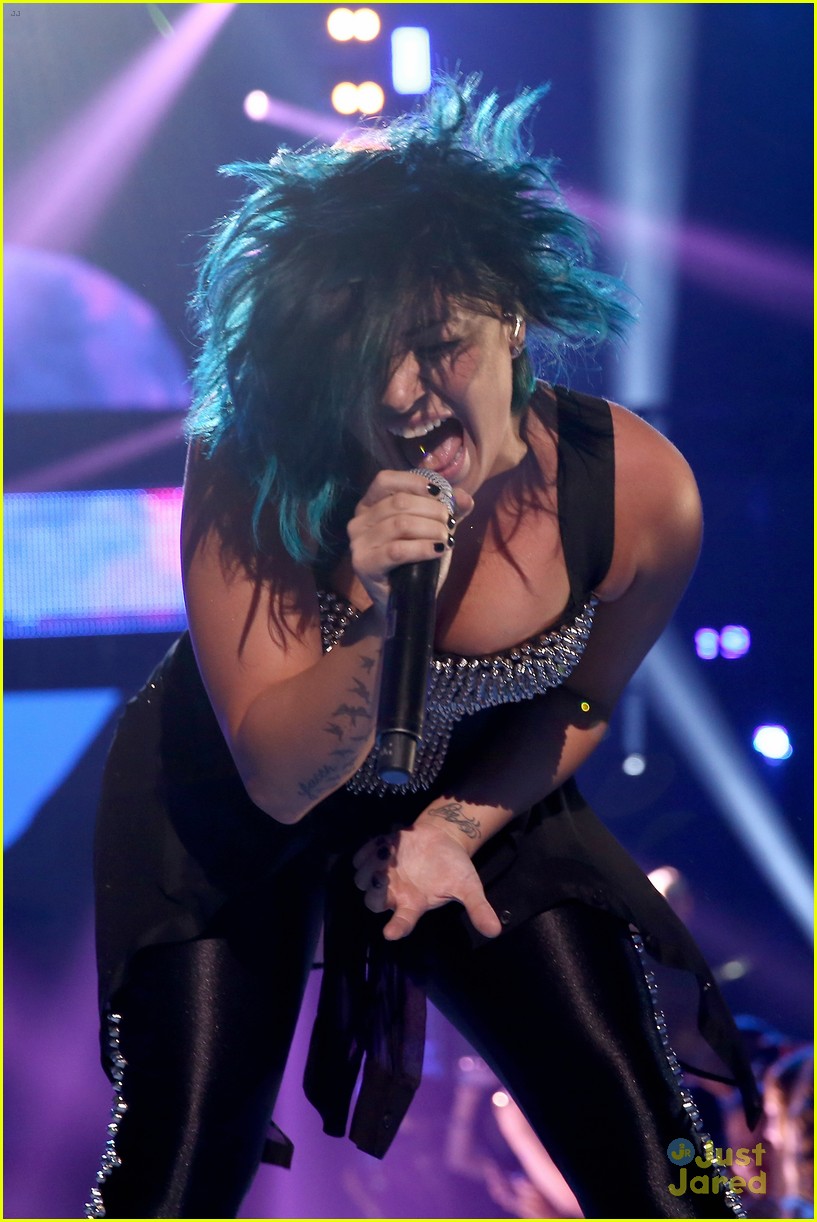 Demi Lovato's Boyfriend Wilmer Valderrama Shows Support at Vevo Concert
