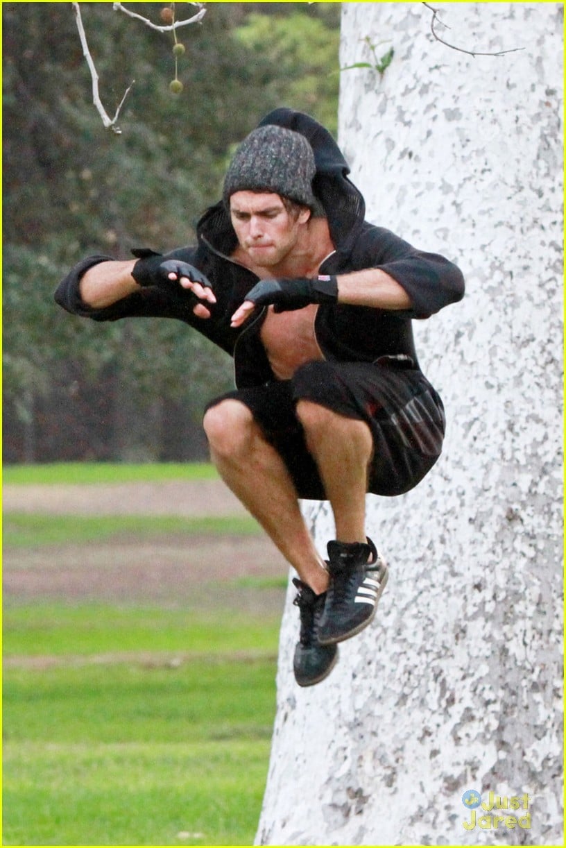 Full Sized Photo of pierson fode shirtless workout park 04 Jessie's