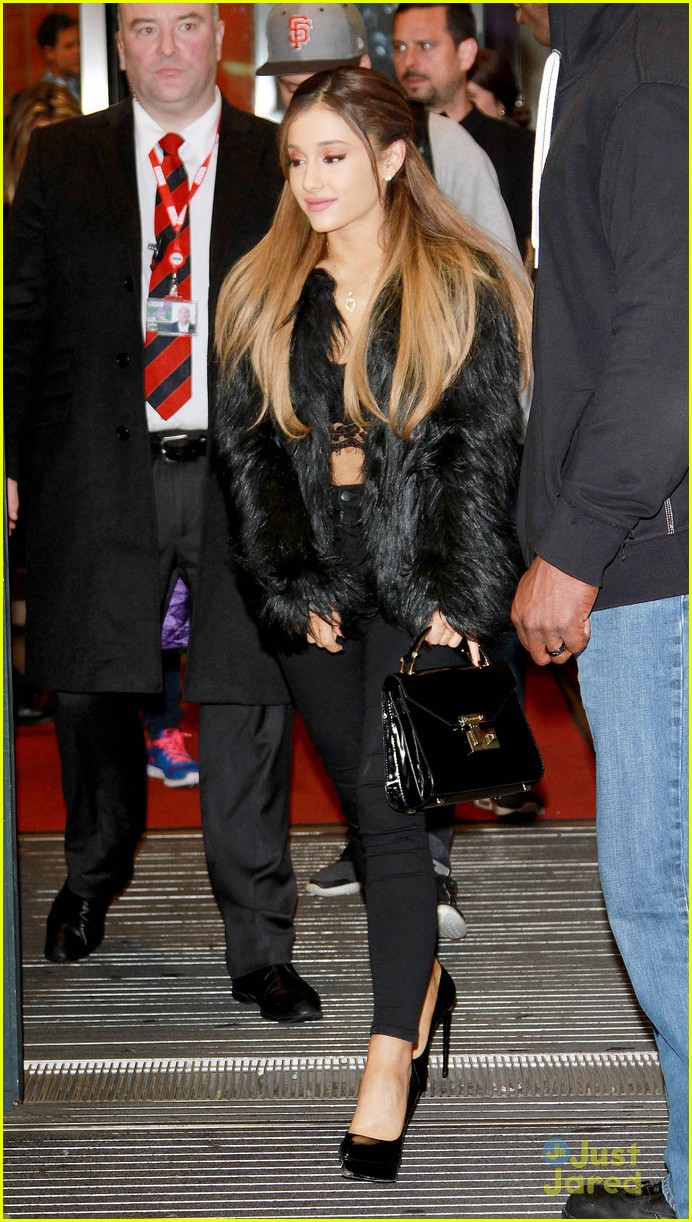 Ariana Grande Lets Her Hair Down & It's a Sight to See | Photo 727479 ...