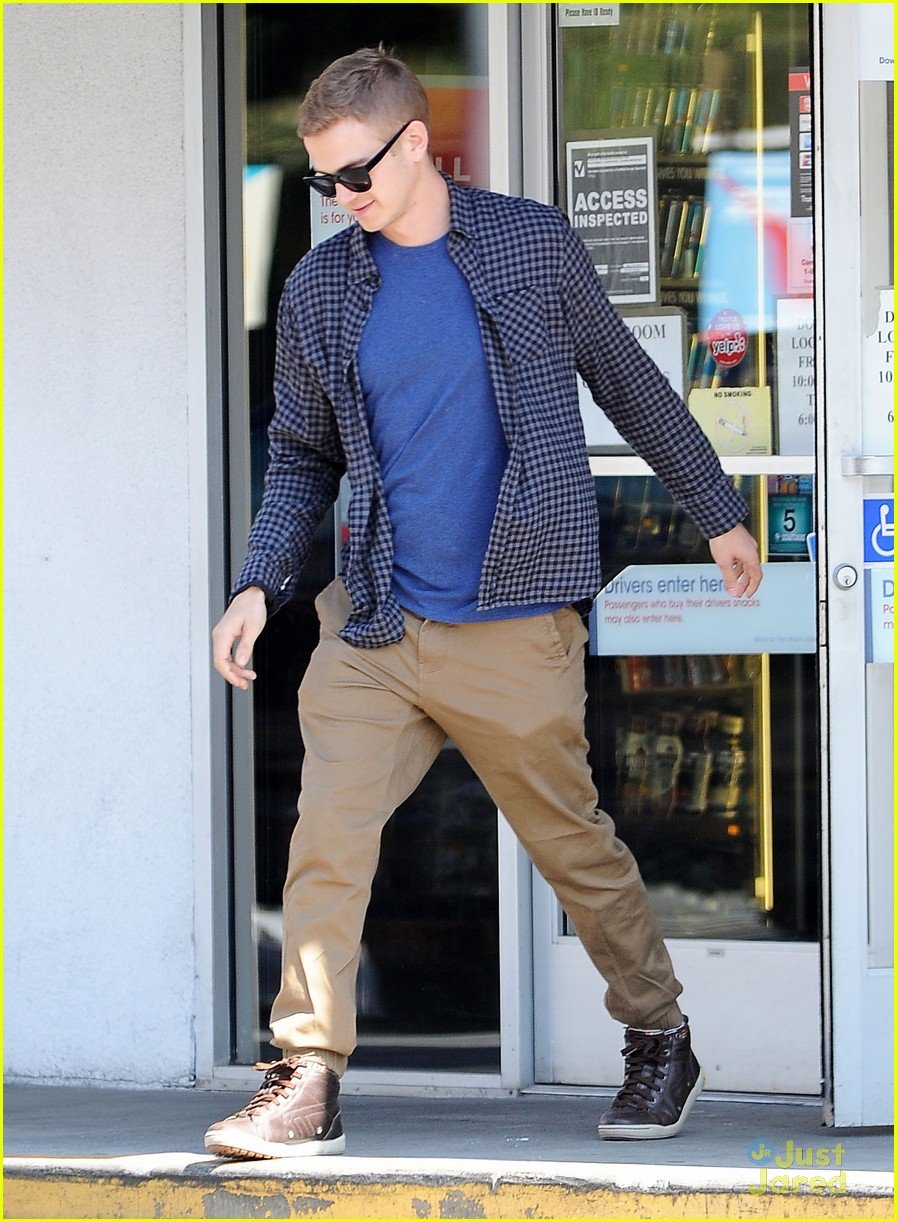 Full Sized Photo of hayden christensen pumps gas before baby 05
