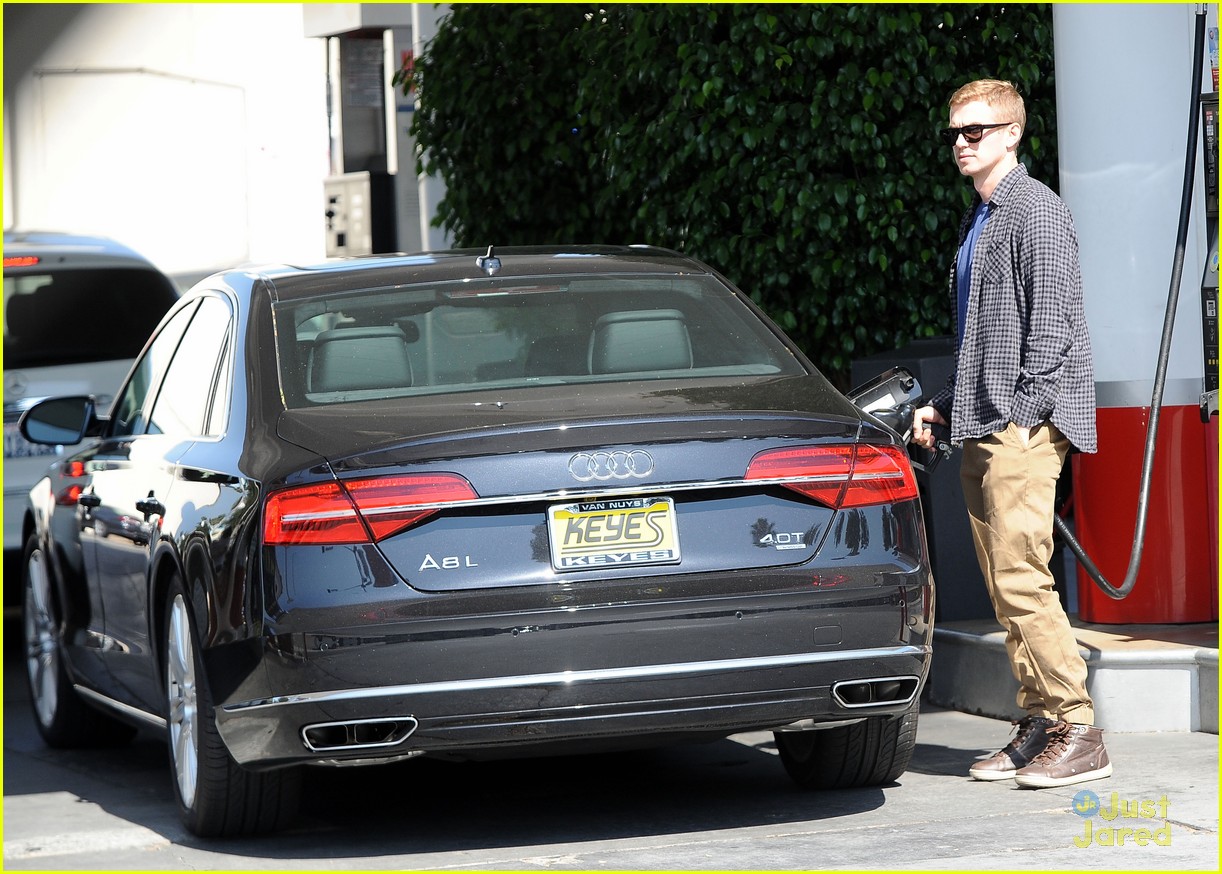 Full Sized Photo of hayden christensen pumps gas before baby 13