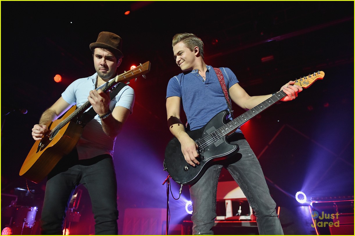 Hunter Hayes Makes Sure 'Every Moment Counts' At Tour Kick Off Photo