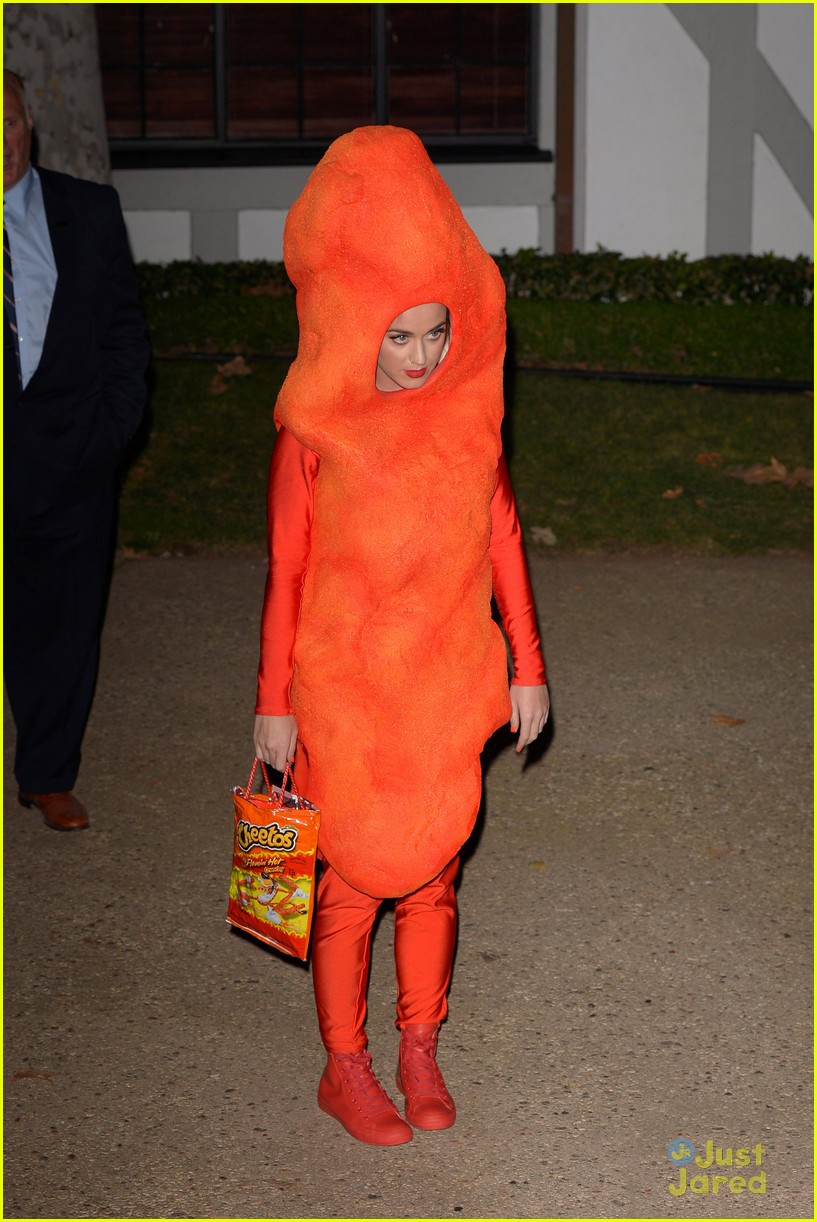 Full Sized Photo of katy perry turns into a flaming hot cheeto for ...