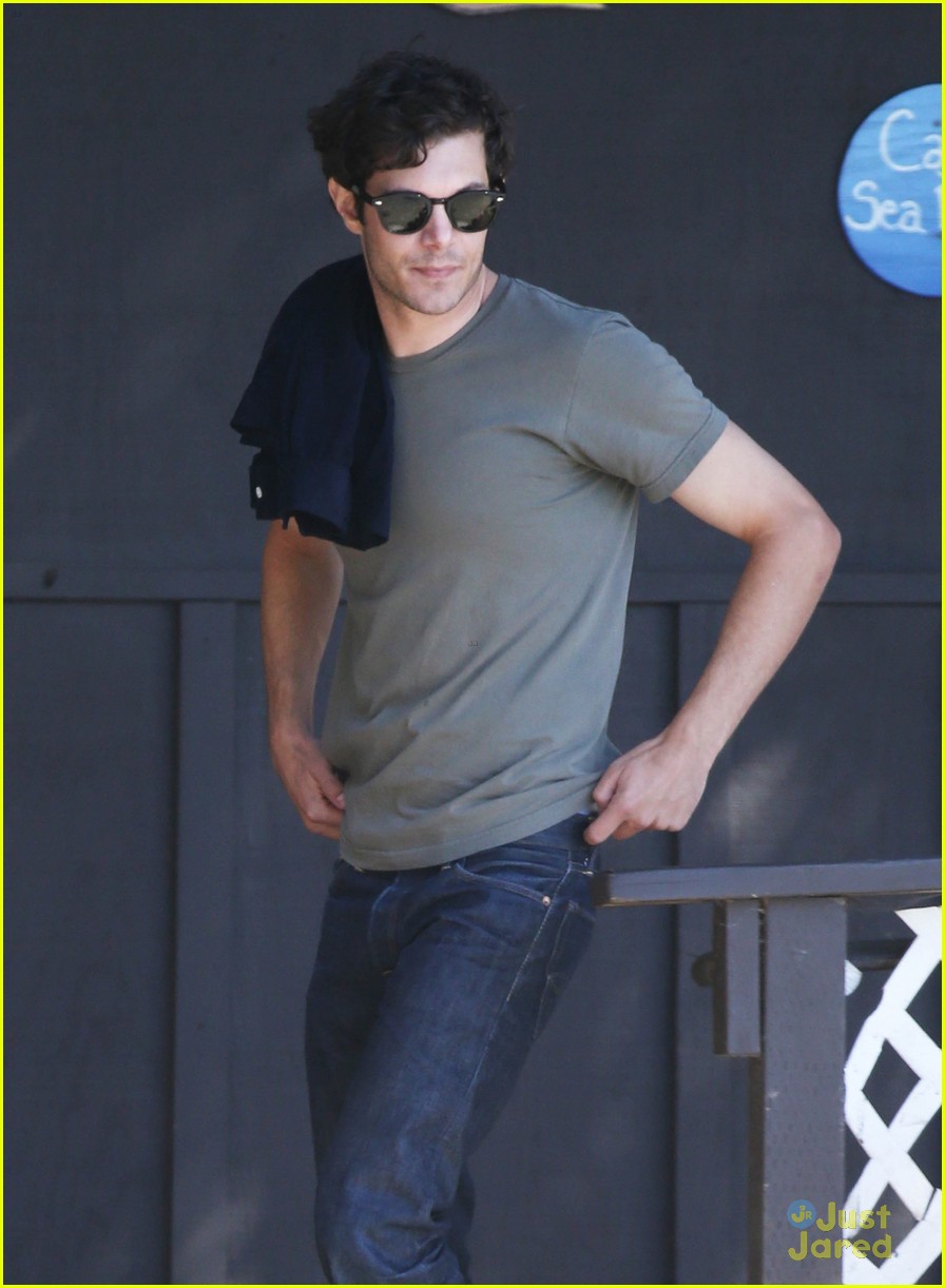 Leighton Meester Lunches with Adam Brody & Family | Photo 736224 ...