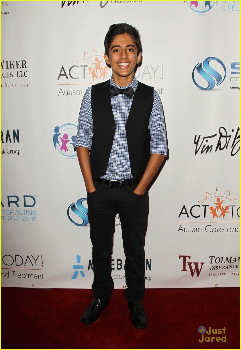 Nolan Gould & Karan Brar Step Out at Denim & Diamonds for Autism ...