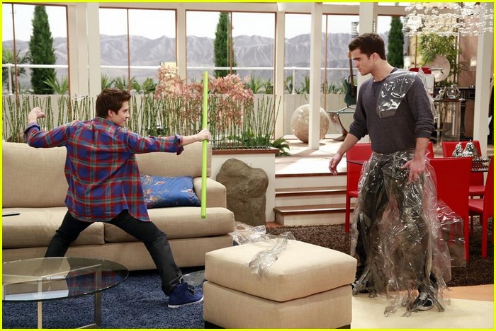 It's Brother Versus Brother On 'Lab Rats' Tonight! | Photo 732332 ...