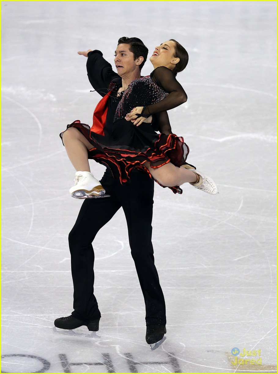 Madison Chock & Evan Bates, & Maia & Alex Shibutani Light Up Skate