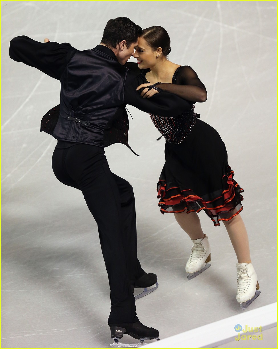 Madison Chock & Evan Bates, & Maia & Alex Shibutani Light Up Skate