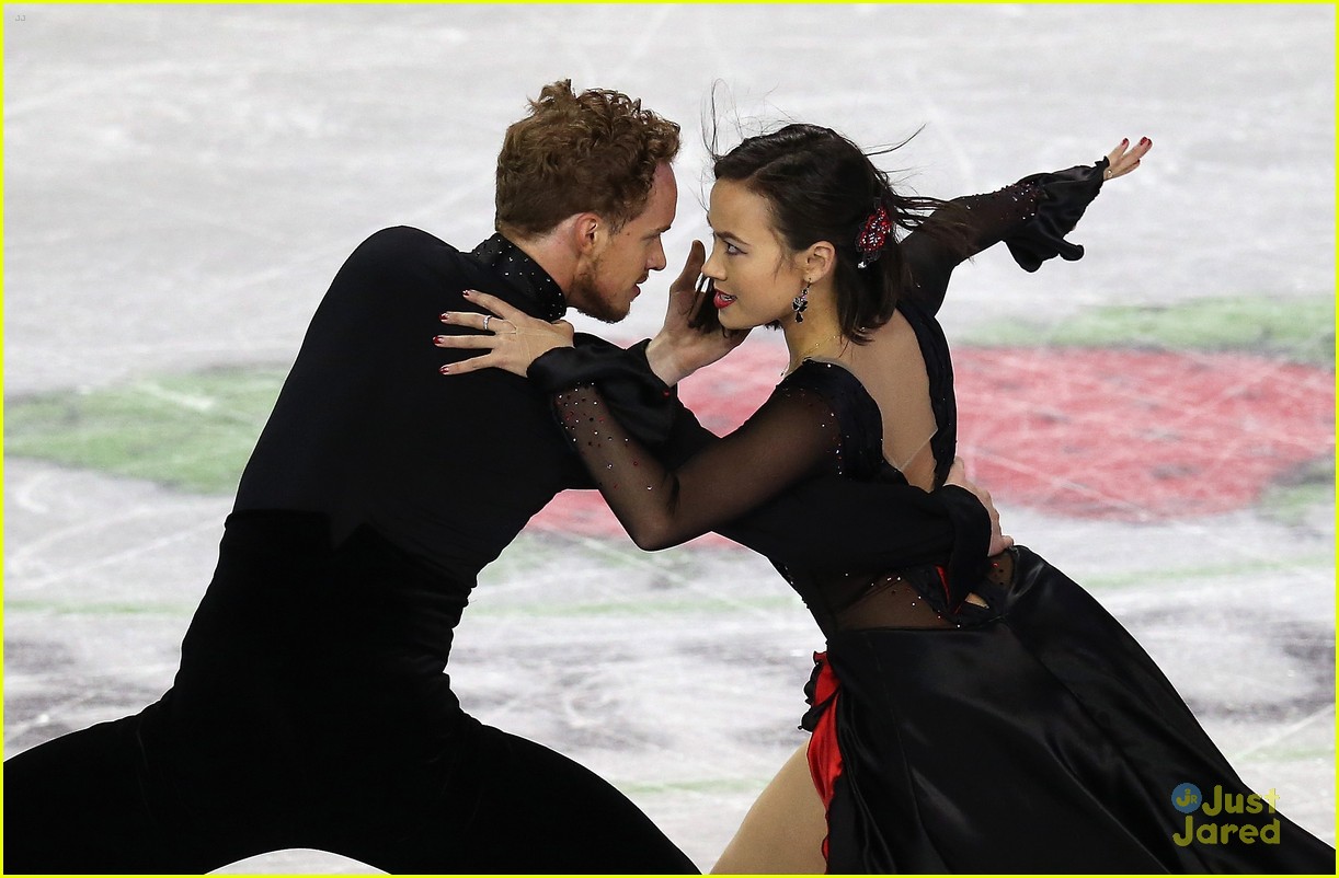 Madison Chock & Evan Bates, & Maia & Alex Shibutani Light Up Skate