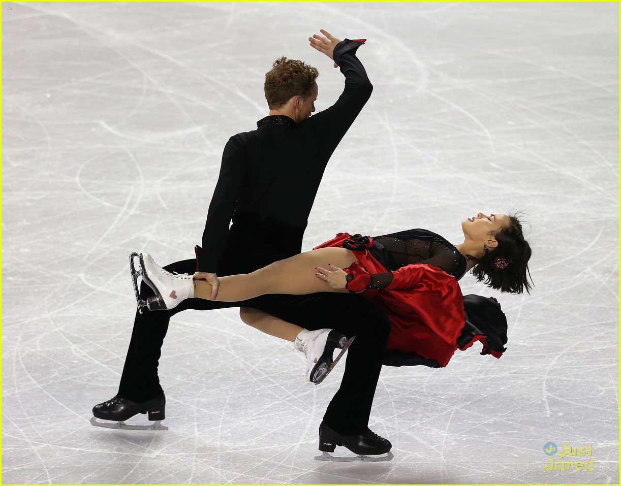 Madison Chock & Evan Bates, & Maia & Alex Shibutani Light Up Skate