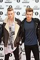vamps nick jonas shawn mendes teen awards bbc 09