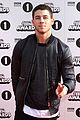 vamps nick jonas shawn mendes teen awards bbc 11