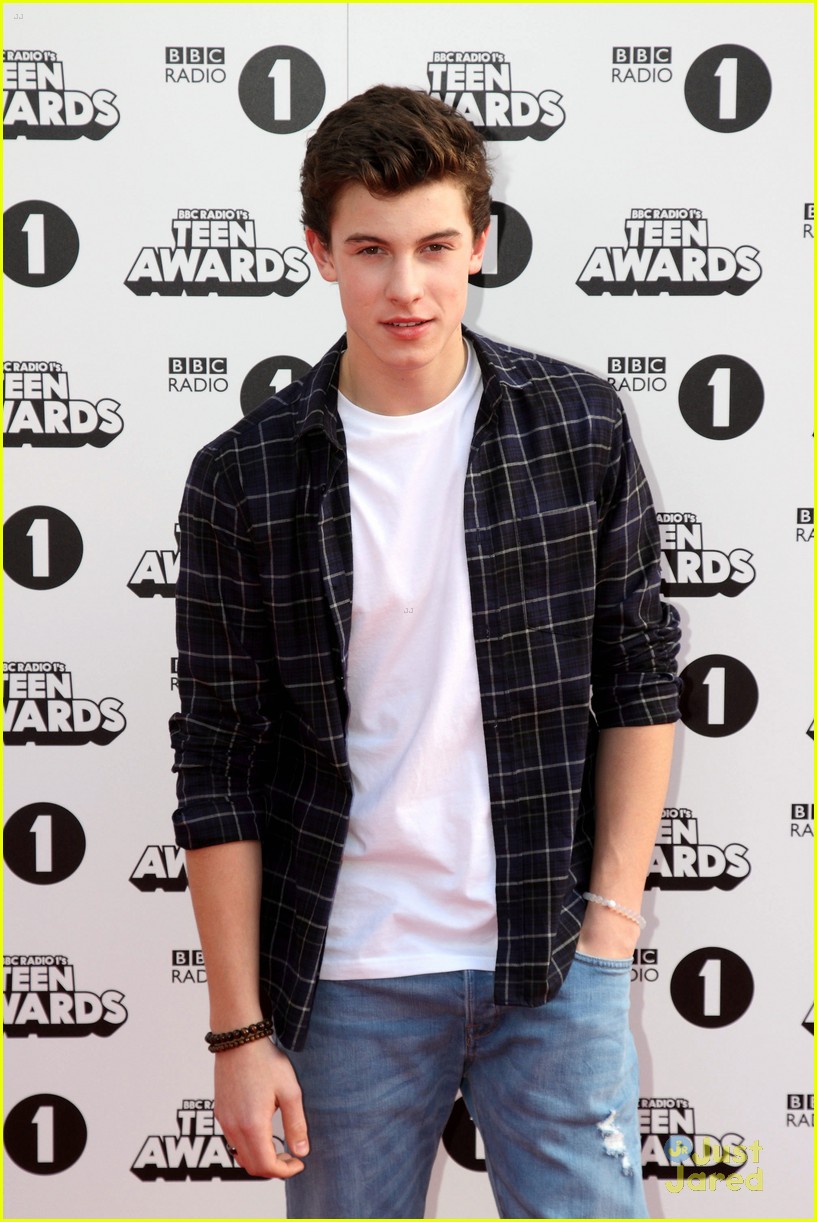 Full Sized Photo Of Vamps Nick Jonas Shawn Mendes Teen Awards Bbc 07 The Vamps Pick Up Three 6595