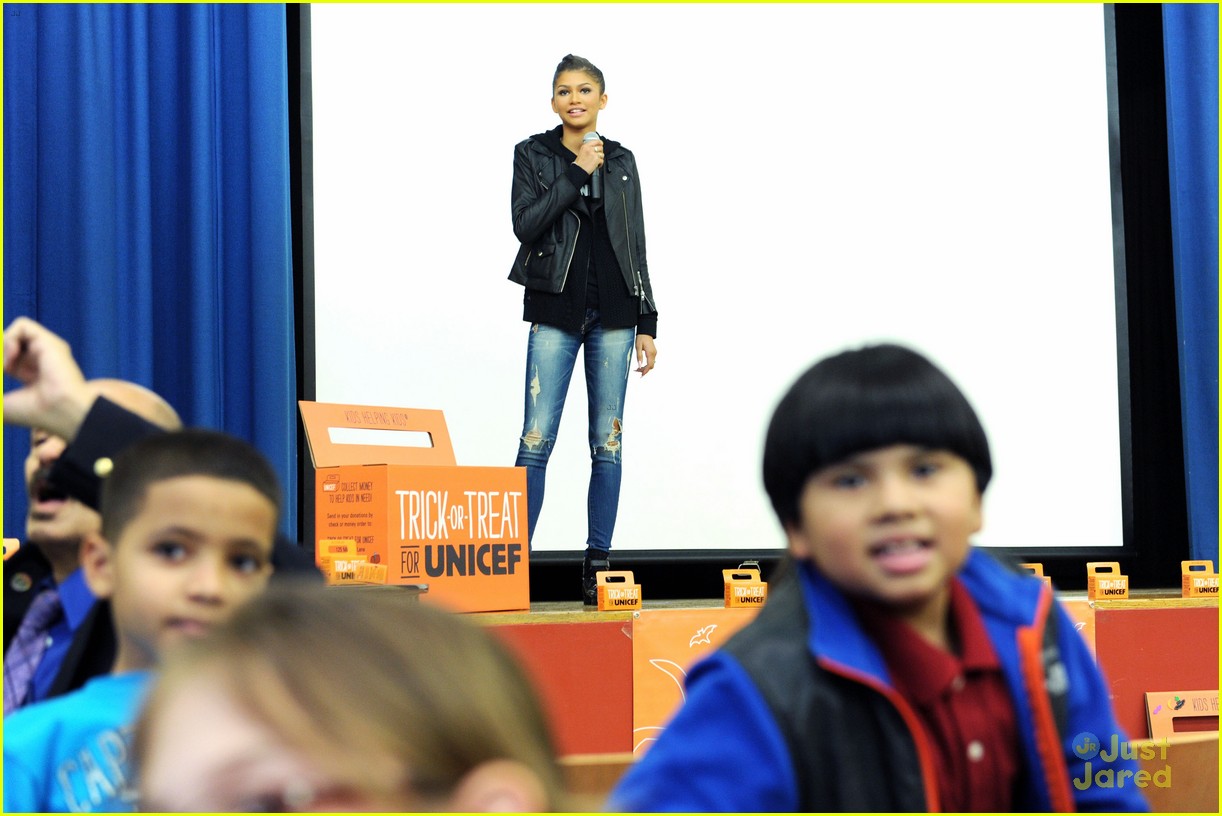 Zendaya surprises at NYC elementary school as she turns up for