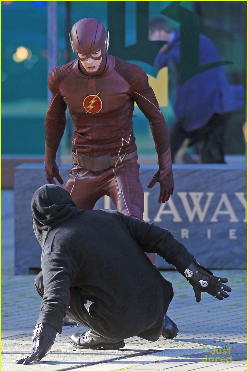 Spoilers! First Look At Andy Mientus As 'The Flash's Pied Piper ...