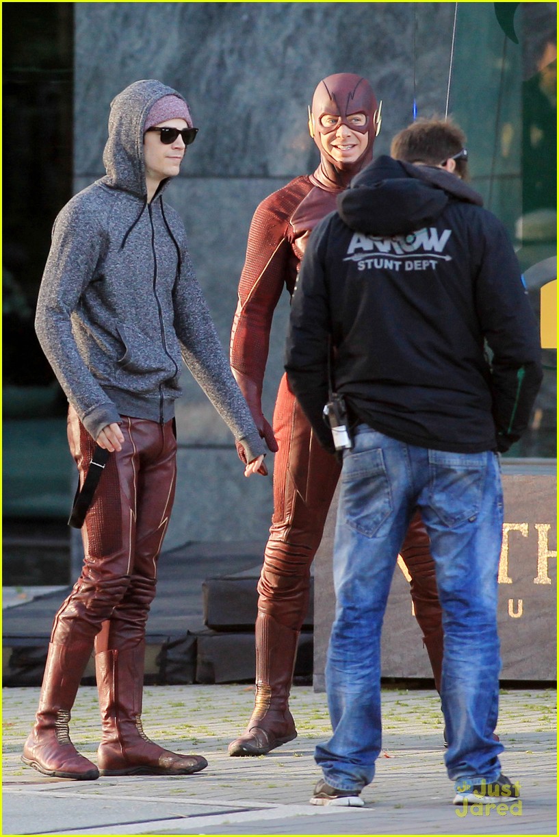 Spoilers First Look At Andy Mientus As The Flash S Pied Piper Photo 739107 Photo Gallery