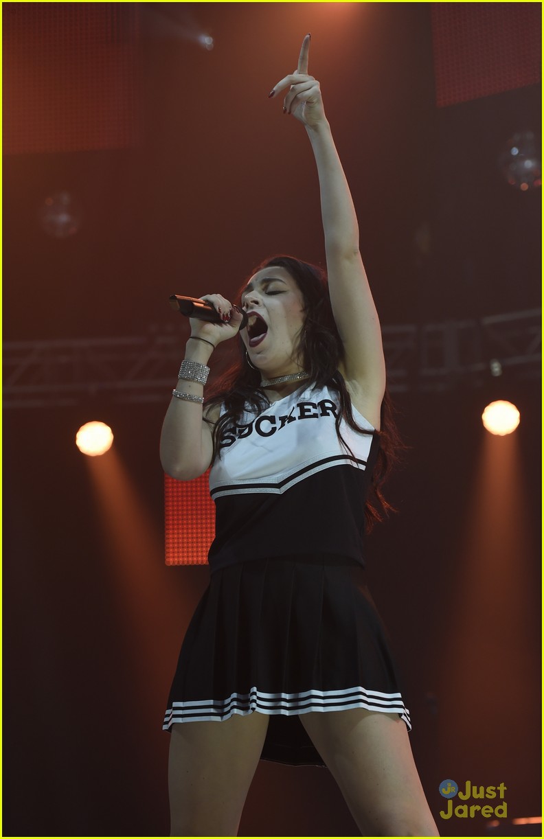 Charli XCX Turns Into A Cheerleader For Metro Radio's Christmas Live ...