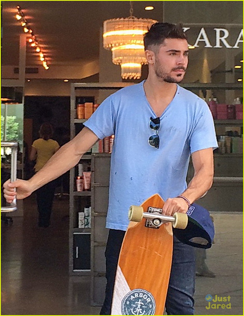 Zac Efron is Looking Good After His Haircut! Photo 737282 Photo