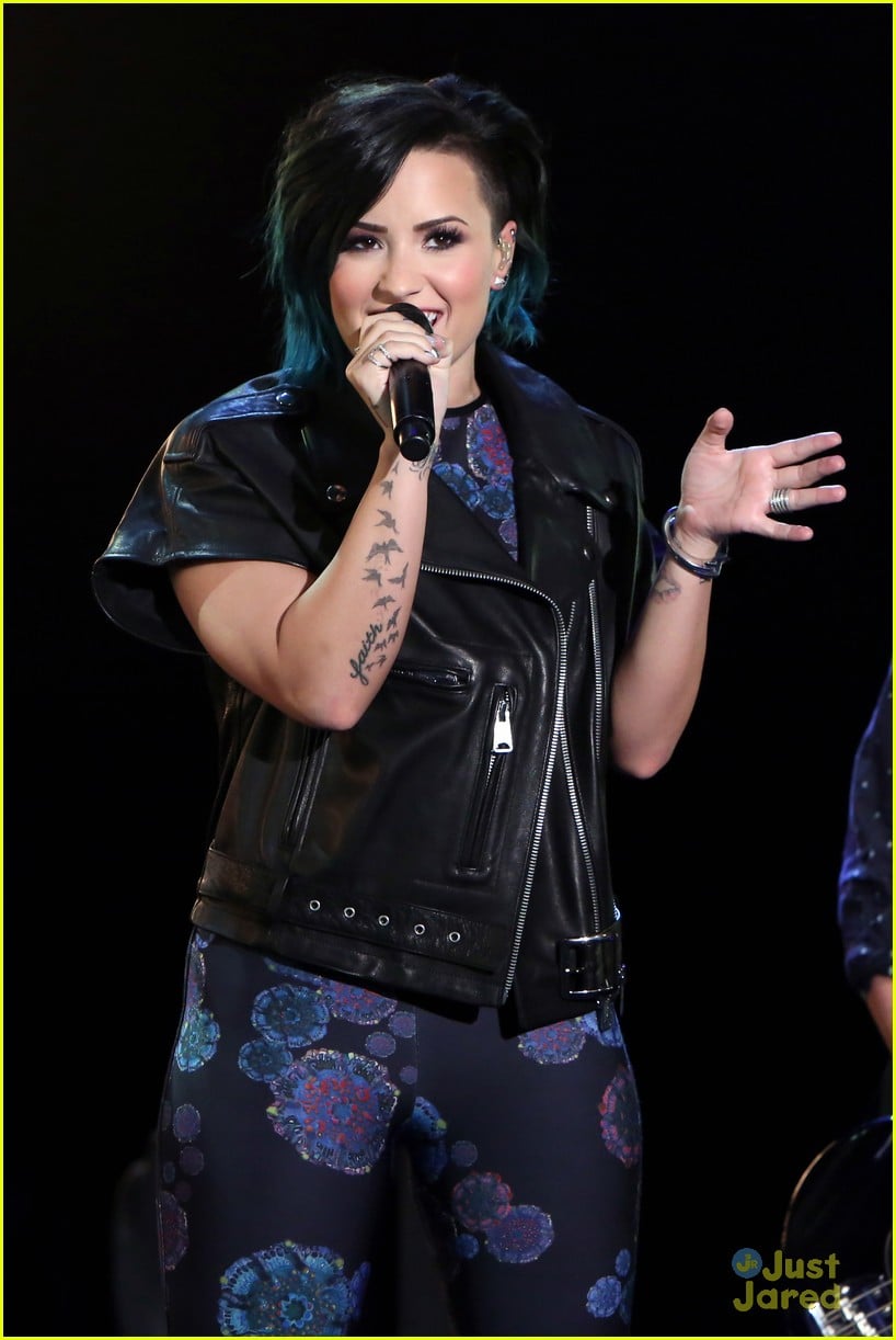 Demi Lovato Is Now Engaged - to a Young Superfan! | Photo 740577 ...