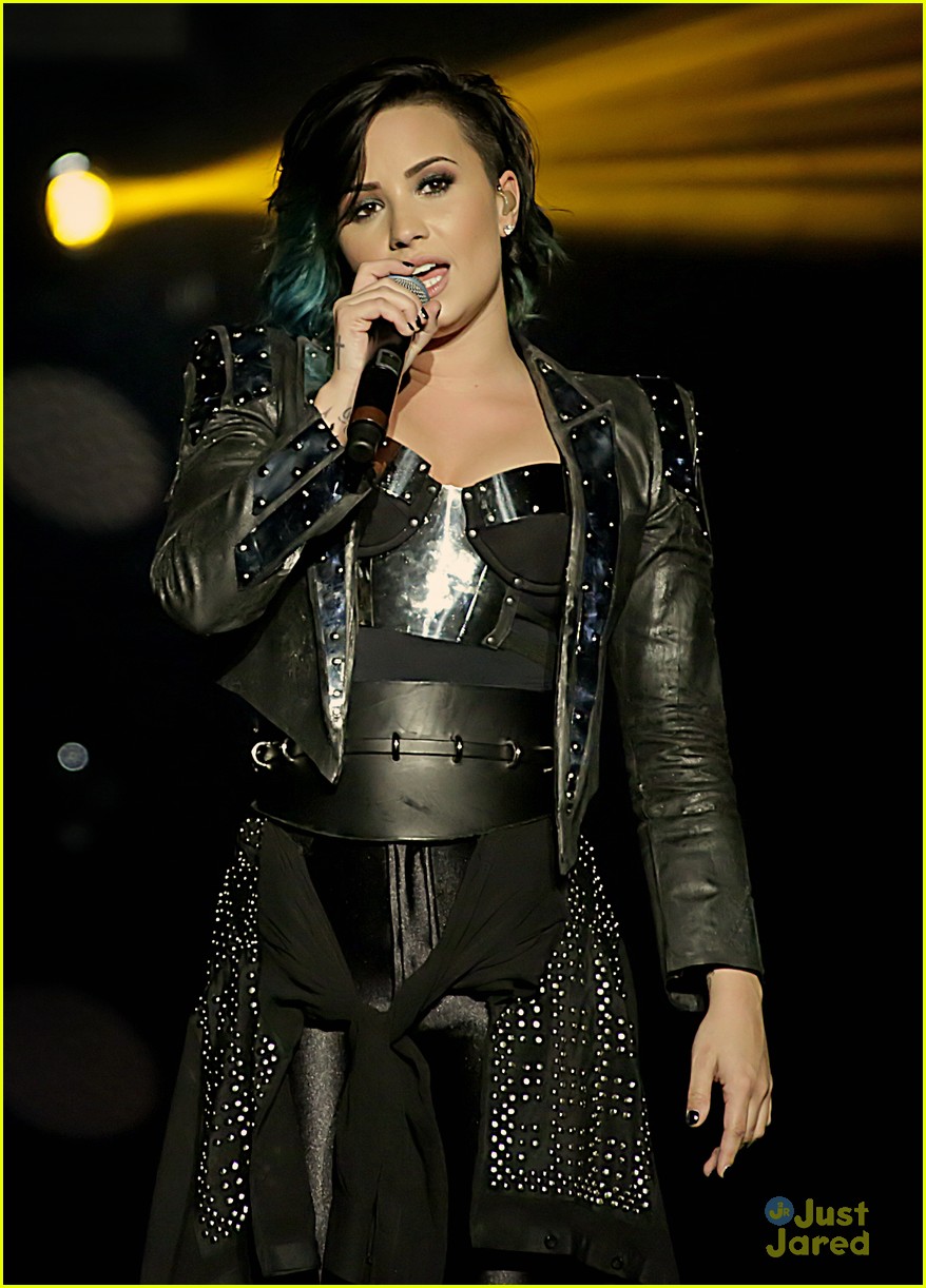 Demi Lovato: My World Tour Is My Workout | Photo 748607 - Photo Gallery ...