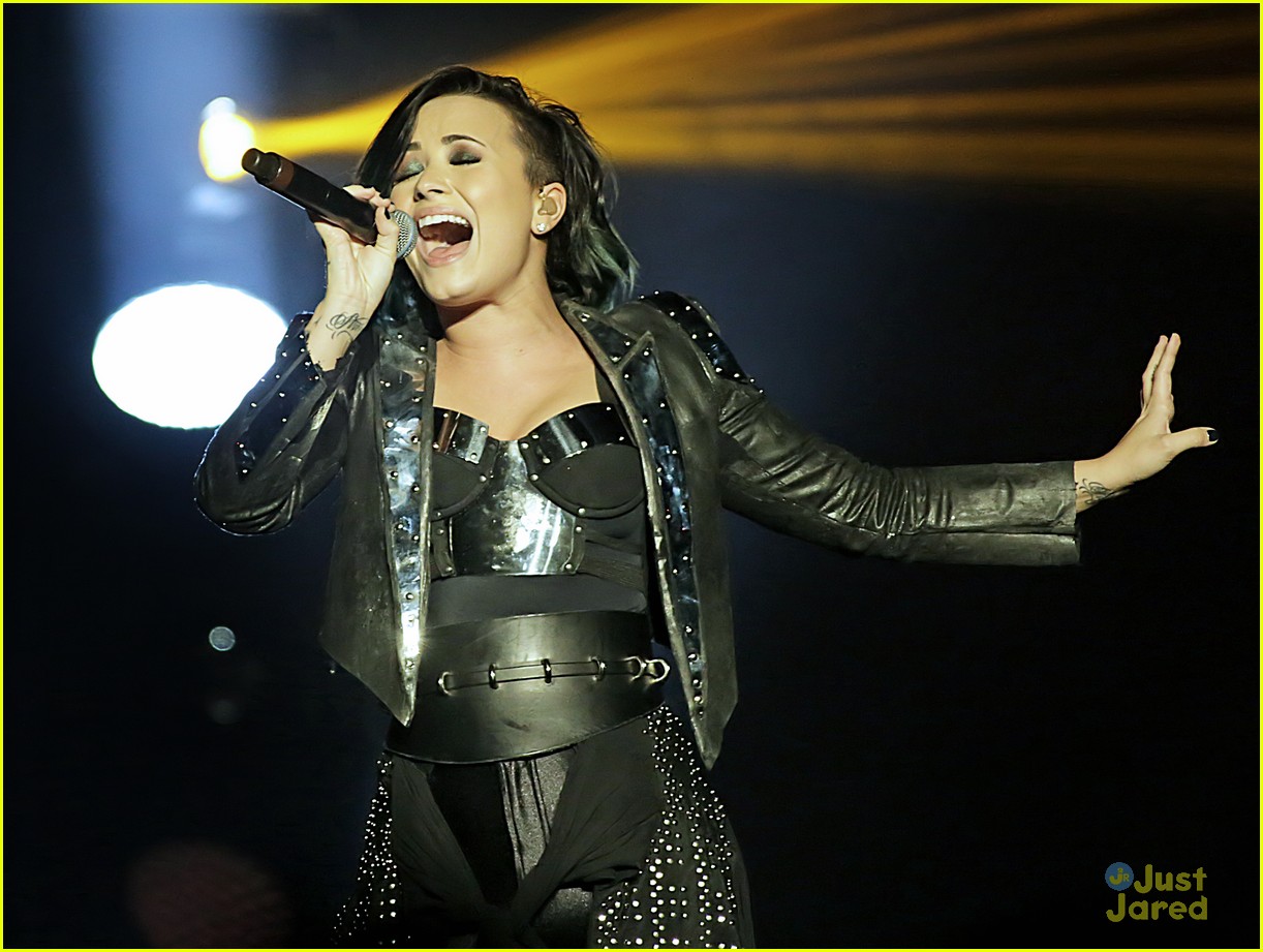 Demi Lovato: My World Tour Is My Workout | Photo 748612 - Photo Gallery ...