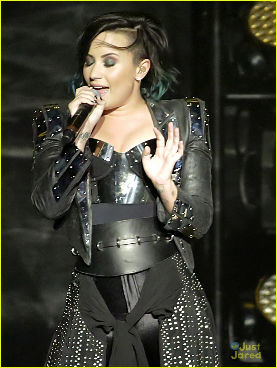 Demi Lovato: My World Tour Is My Workout | Photo 748614 - Photo Gallery ...