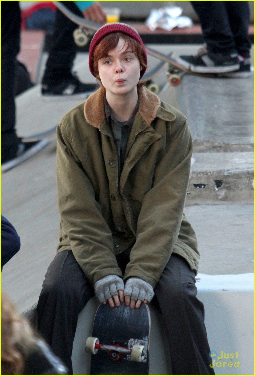 Full Sized Photo of elle fanning looks unrecognizable in her new movie ...