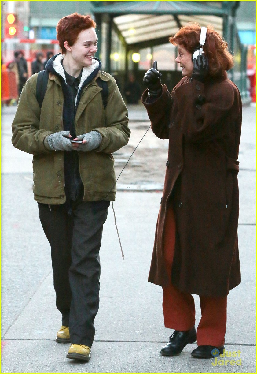 Full Sized Photo of elle fanning charlie brown three generations 06