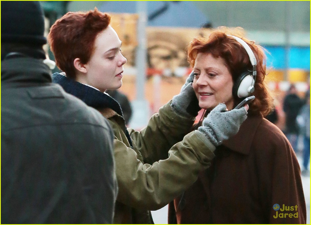 Full Sized Photo of elle fanning charlie brown three generations 07