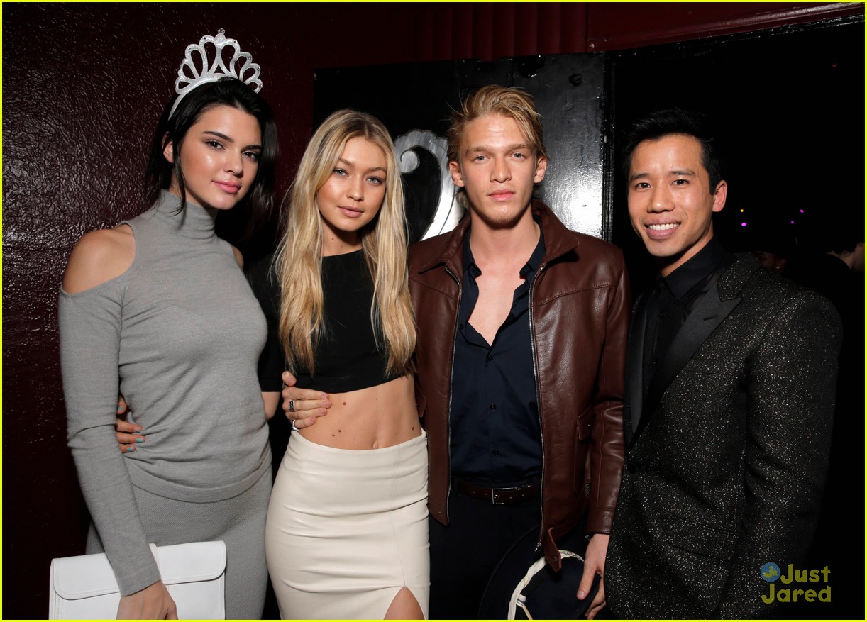 Gigi Hadid Is Reunited With Cody Simpson At Just Jareds Homecoming Dance Photo 745315 