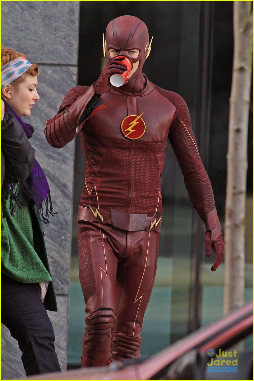 The Flash Spoilers Secrets Will Be Revealed During Arrow Crossover Photo 740832 Photo 0729
