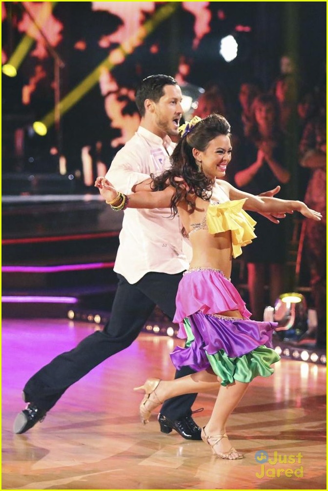 Janel Parrish And Val Chmerkovskiy Show Off Dwts Chemistry In Finals See The Pics Photo