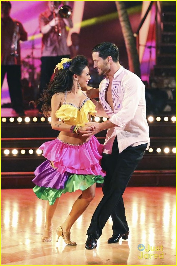 Janel Parrish And Val Chmerkovskiy Show Off Dwts Chemistry In Finals See The Pics Photo