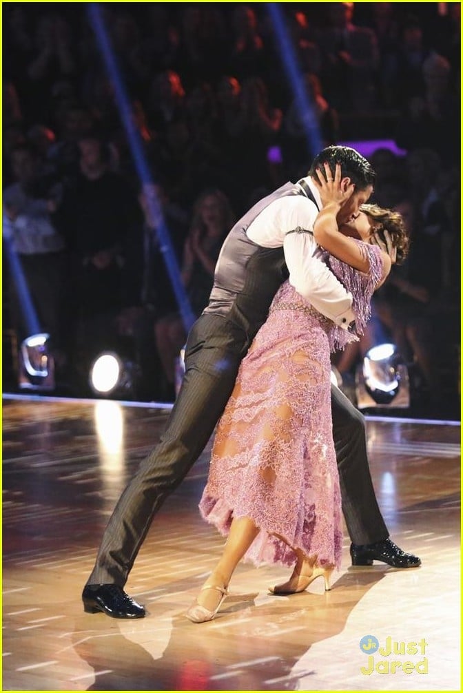 Janel Parrish And Val Chmerkovskiy Smooch During Dwts Week 9 See The Pics Photo 741175