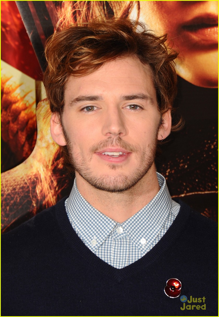 Jennifer lawrence liam hemsworth buddy up for hunger games