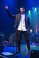 nick jonas jealous remix gramercy concert pics 01