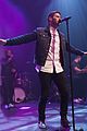 nick jonas jealous remix gramercy concert pics 05