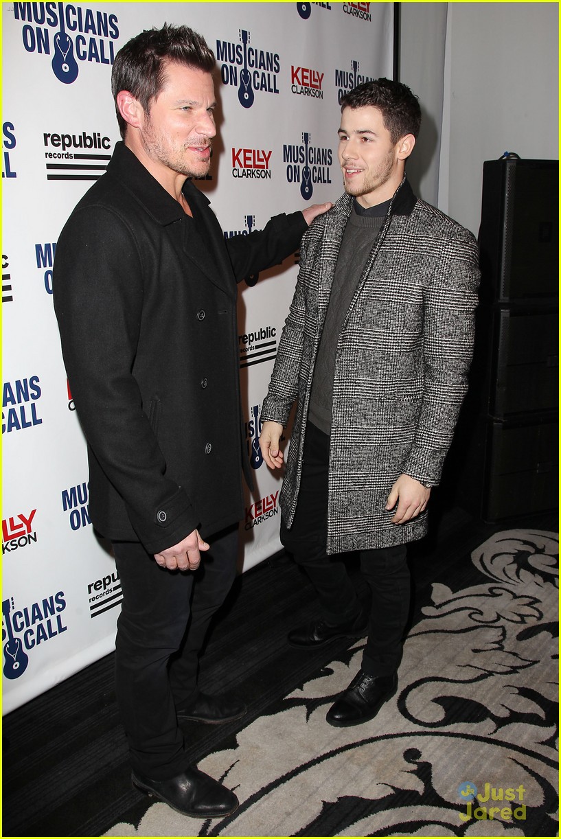 Nick Jonas & Shawn Mendes Perform for a Good Cause in NYC! | Photo ...