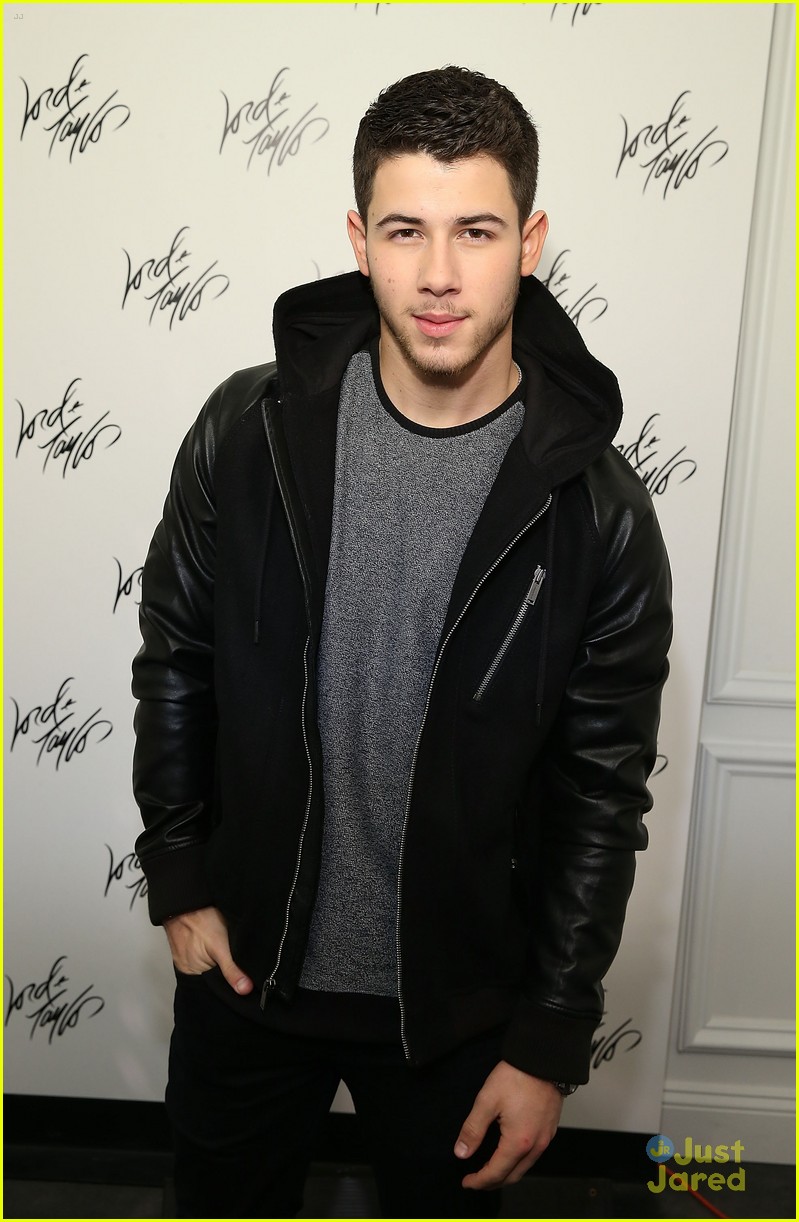 Full Sized Photo of nick jonas lord taylor window unveiling 01 Nick