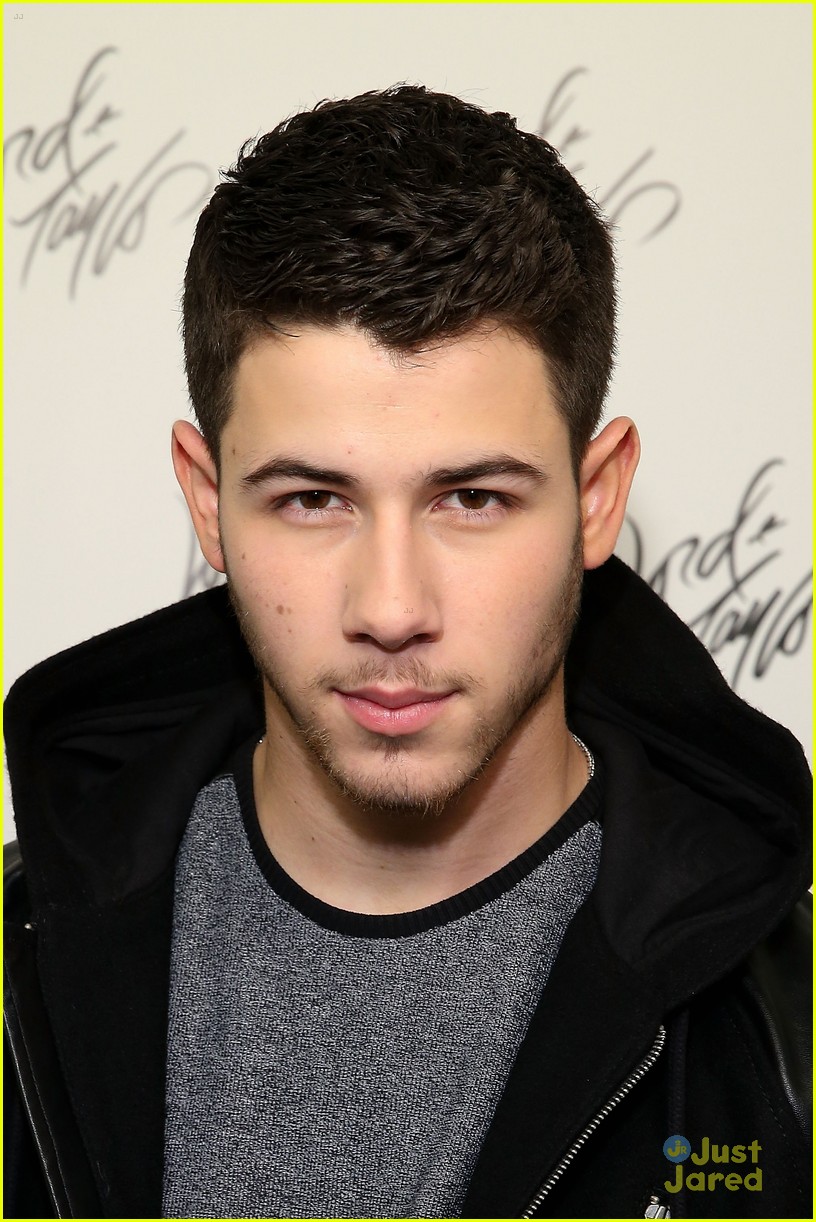 Nick Jonas Reveals Lord & Taylor's Holiday Windows! Photo 742326