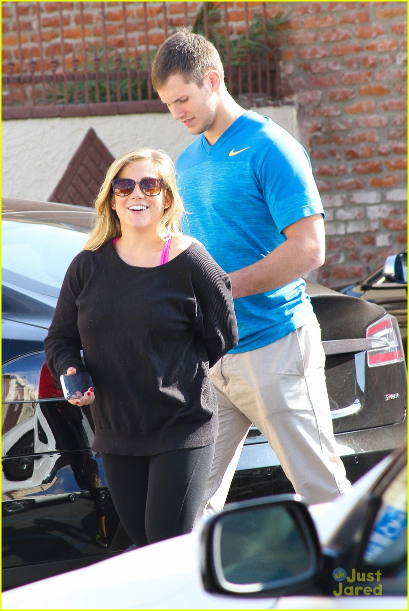 Shawn Johnson Reunites With Derek Hough At Dance Studio Photo 742939