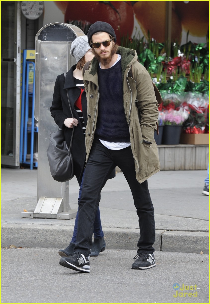 Emma Stone & Andrew Garfield Look Like a Couple Before 'Cabaret ...