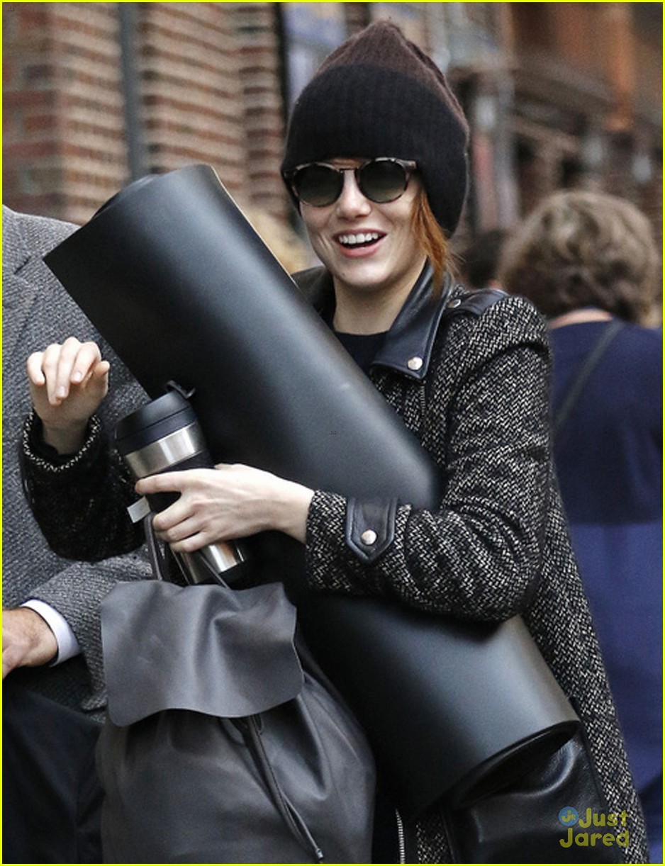 Emma Stone Looks Excited For First 'Cabaret' Performance | Photo 741219 ...