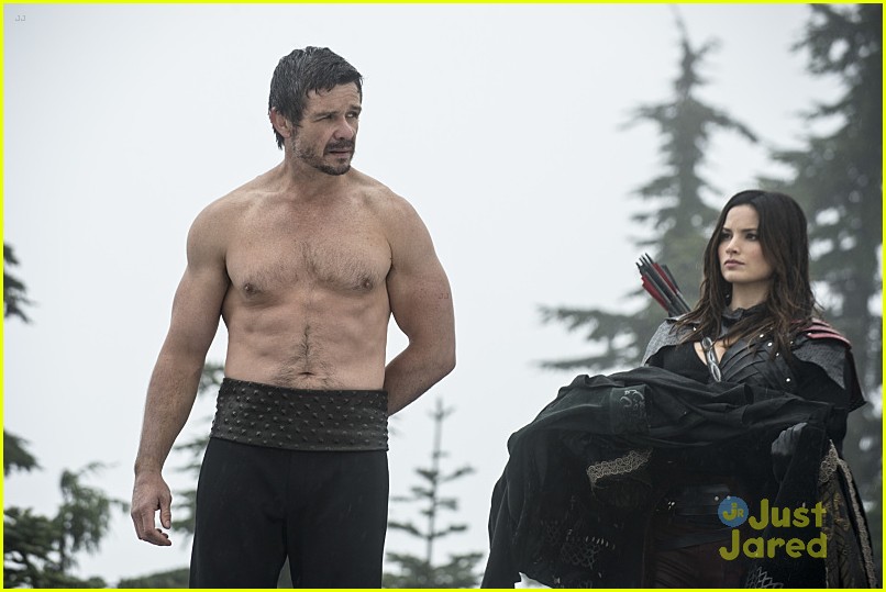 Stephen Amell Gets Shirtless On Arrow Tonight Thank You Wednesday Photo 752450 Photo 