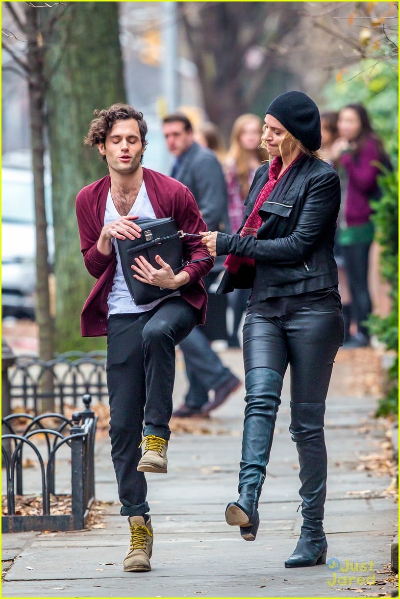 Penn Badgley & Uma Thurman Show Some PDA For 'Slap' | Photo 755503 ...